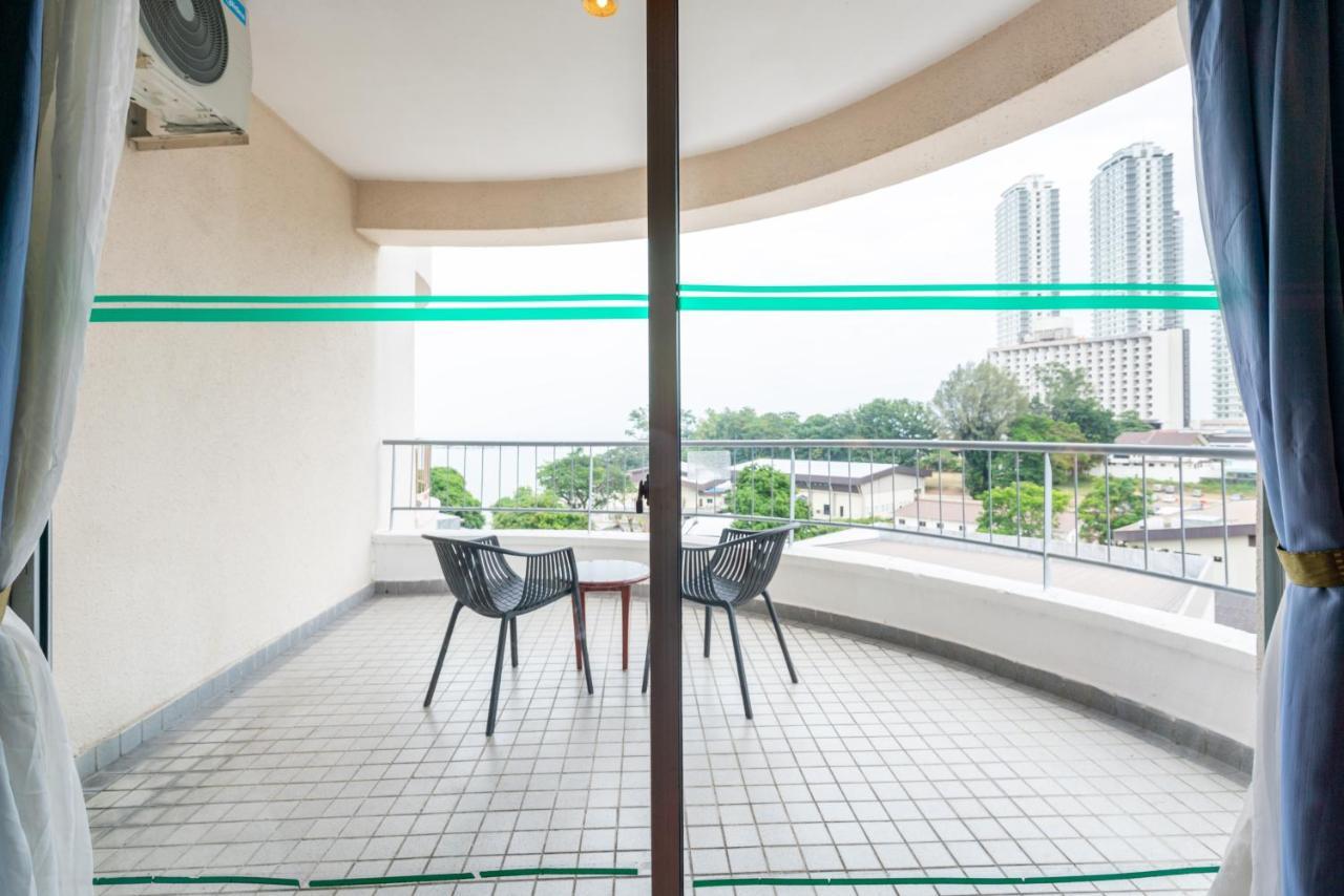 Romantic Couple Suite + Beach-Front Balcony Tanjung Bungah  Zewnętrze zdjęcie